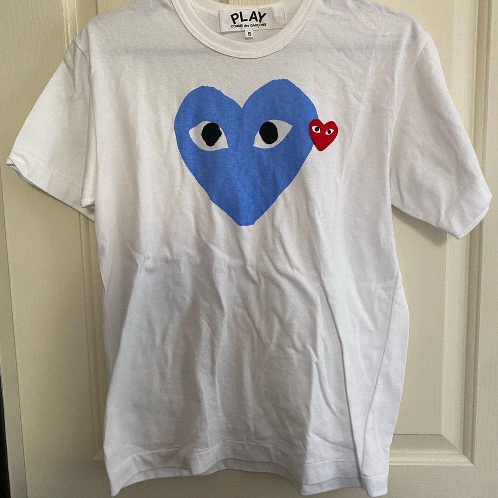 comme de garçons blue and red heart shirt